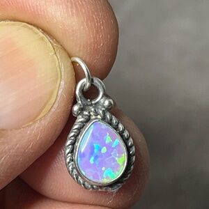 Vintage Native Sterling Silver 925 Pendant with Iridescent Opal